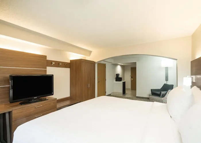 Holiday Inn Express Hotel & Suites Louisville East By Ihg
