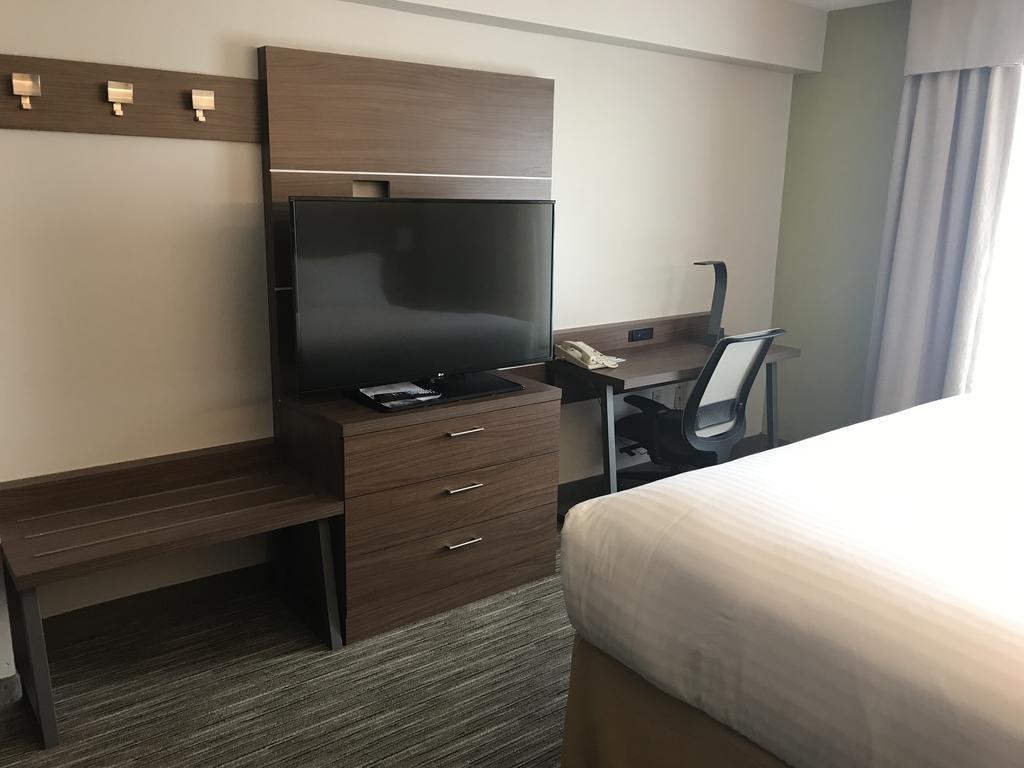 Express & East By Ihg 2*